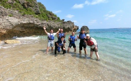 浜比嘉島の秘境エリア＆シークレットビーチ上陸カヤックツアー！【1名様】