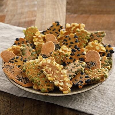 【京・月待庵】職人の手焼き豆煎餅 まんぷく缶（70枚入り）［ 京都 せんべい 豆煎餅 そら豆 5種 お菓子 おやつ 人気 おすすめ ギフト 贈り物 お取り寄せ 通販 送料無料 ふるさと納税 ］ 261009_B-PK02