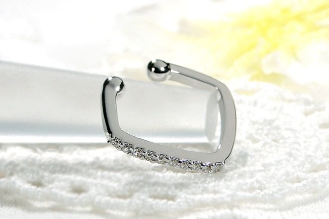 K10WG ダイヤモンド イヤーカフ【0.05ct】【片耳用】 EmP0066-10W SWCJ019-c