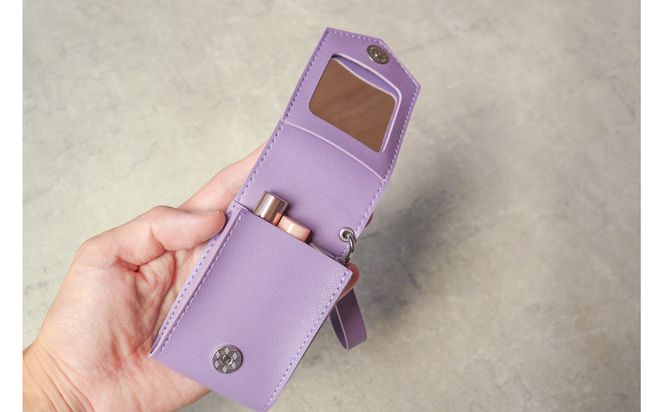 【パープル】毎日の“ときめき”を仕込めるリップケース　リップクリームホルダー　キーホルダーストラップ【ミラー付き・3本入る】 232238_CM032VC01