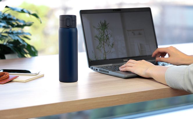 水筒 500ml マグボトル ステンレス ネイビー アイリスオーヤマ SKB-O500 保冷 保温 飲みやすい ワンタッチ マイボトル おしゃれ シンプル オフィス 通勤 通学 軽量 軽い 