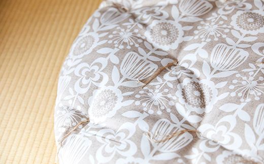 【ふるプレ限定品】【特別寄附額】【ふとんの色柄が選べる】体に優しい天然繊維　手作り　まる座布団　HT00122P