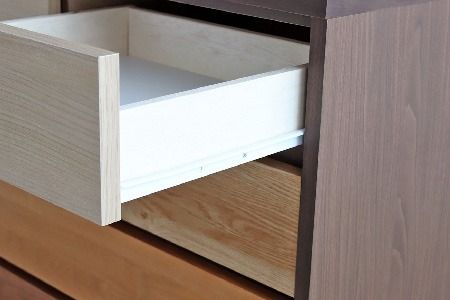 【東馬家具】カンザス 60チェスト BR【木目 天然素材 6段 グラデーション 収納力 上質 棚 完成品】(H060634)