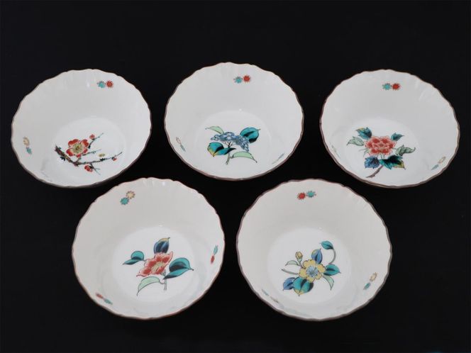 九谷焼　 3.5号小鉢揃　草花絵変り　a01 食器 キッチン雑貨 キッチンアイテム 雑貨 小物 お皿 小皿 食卓 テーブルコーディネート 