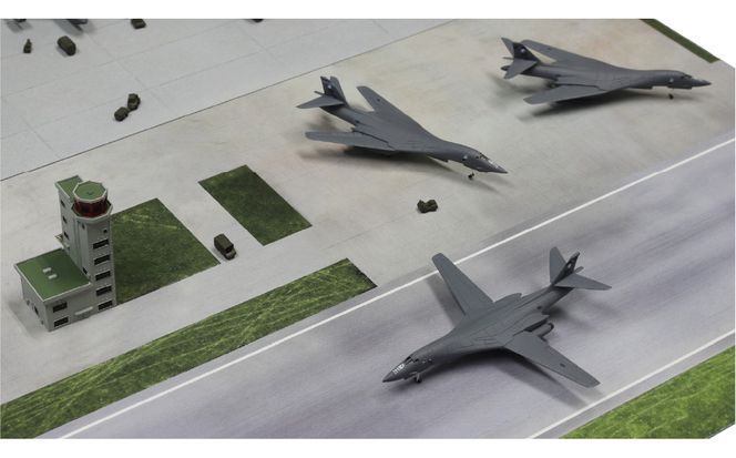 【SPS37】 1/700 アメリカ空軍アンダーセン基地（グアム・2000年代） 【kw0168-0039】