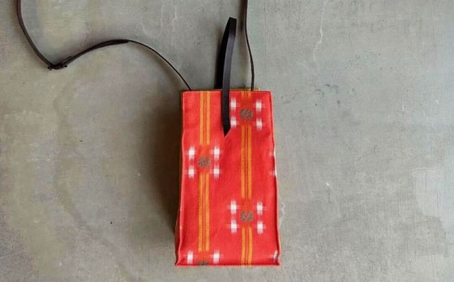 『琉球花織Bell-box』 箱型ショルダーバッグ (オレンジ) ファッション 小物 雑貨 ミニバッグ コンパクト 沖縄市 / FABRIC SHOP MINAMI[BCCS015-01]