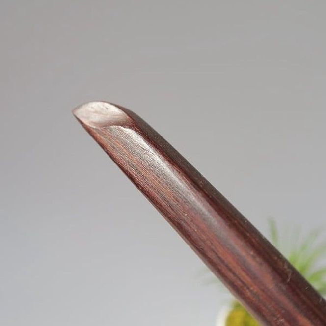 木製かんざし リーフ型 標準サイズ ［195S28］ 選べる 素材 紫檀 黒檀 タガヤサン チャクテビガ ローズウッド 木製 かんざし 緩みにくい 塗装不使用 固定型 飾り用 経年変化 耐久性 髪飾り 和風アクセサリー ヘアアクセ ヘアアクセサリー 愛知県 小牧市 送料無料