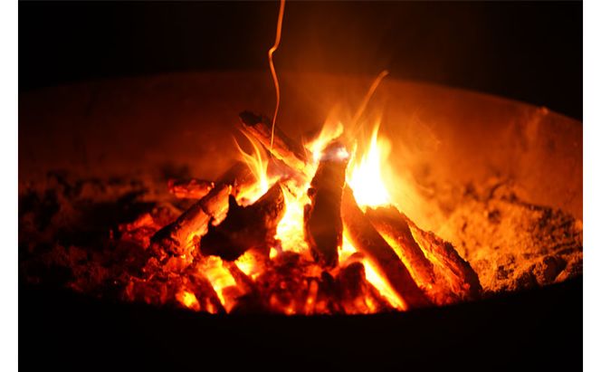 癒しの森で焚き火と焼き芋体験（1名様分）～「町に近い森」がある小諸にて　体験 チケット 自然 リフレッシュ