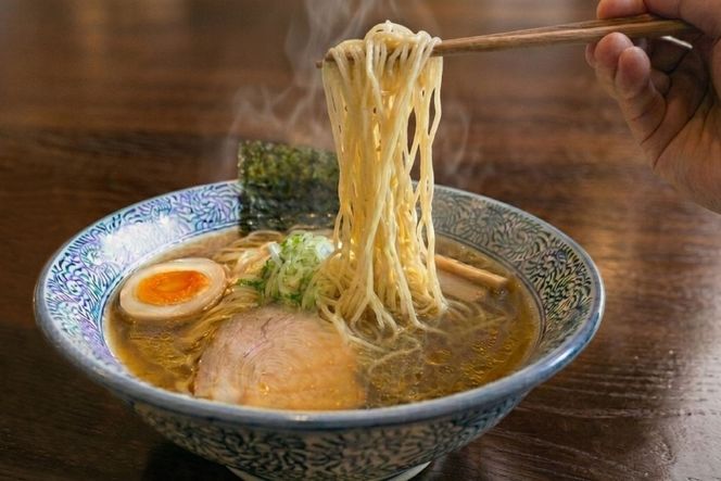 AK002 麺 大増量！島原湧水ラーメン 6人前（あごだし・濃厚豚骨スープ付）[ ラーメン らーめん 拉麺 生麺 麺類 6食 6人前 あごだし 醇醸 豚骨 とんこつ おすすめ 九州 長崎県 島原市 ]