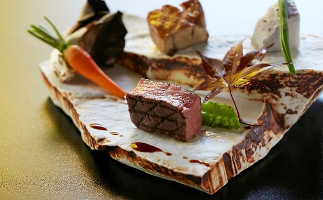 葛城北の丸 ゴルフプレイ（土日祭日＆キャディ付）＆ 4名宿泊券（1泊2食）人気 厳選 料理 グルメ 家族 夫婦 静岡 旅行 プレー 袋井市 ゴルフ場 利用券 宿泊チケット 食事付き 泊り 趣味 ビジネス スポーツ コース 