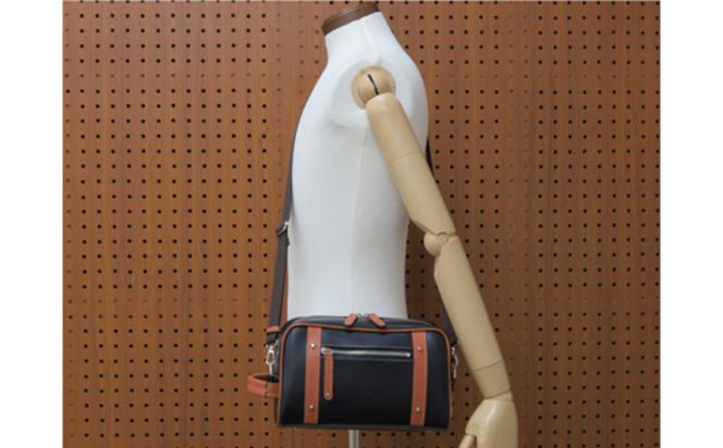 パトリックポーチショルダー (No.3895-60) ネイビー / 木和田 ポーチ ショルダーバッグ 2WAYバッグ 収納力 本革 ショルダーベルト付き 底鋲 重厚感 高級 かばん カバン バッグ 鞄 手作り メンズ レディース 日本製